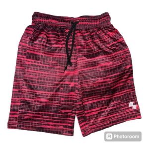Children’s Place Boy’s Red and Black Patterned Athletic Shorts Size Medium (7/8)